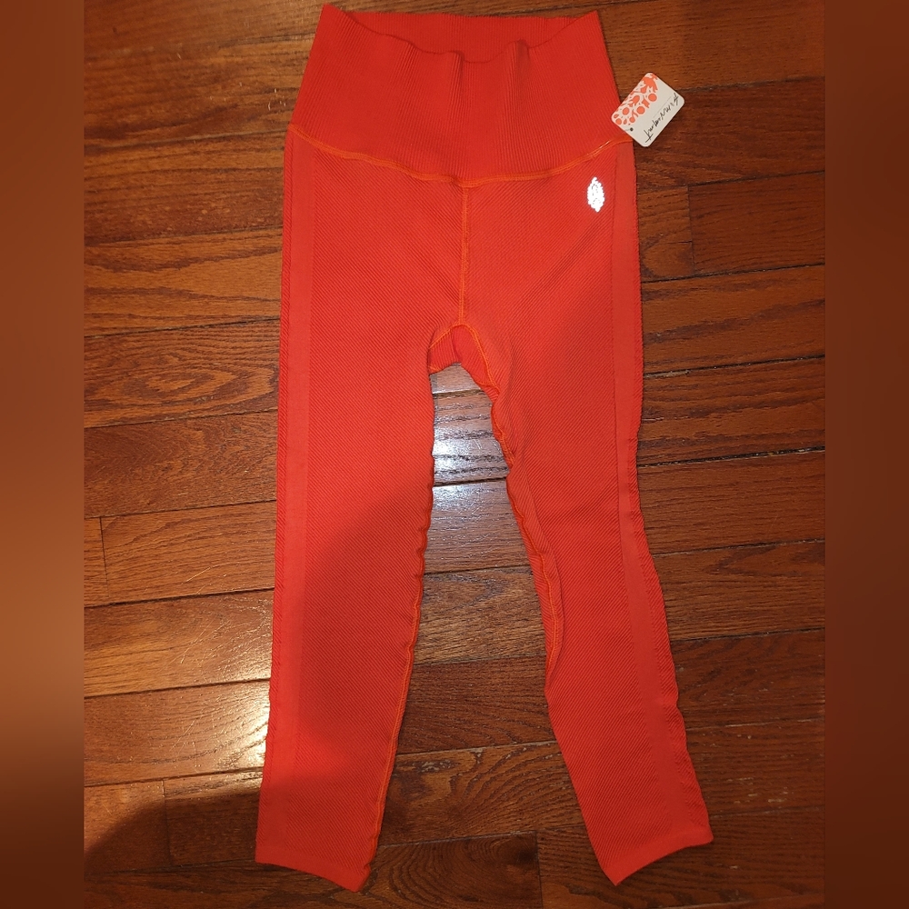 NWT Free people free throw leggings - Picture 2 of 5